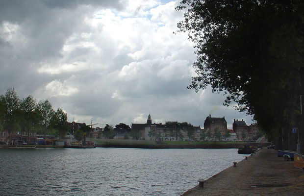 Historisch Delfshaven vanaf de Coolhaven