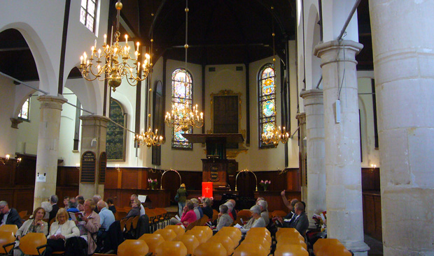 Historisch Delfshaven: Kerk op Koninginnedeag 2004