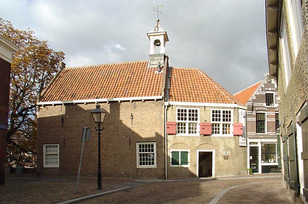 Historisch Delfshaven:  Zakkendragershuisje en het Kraanhuis